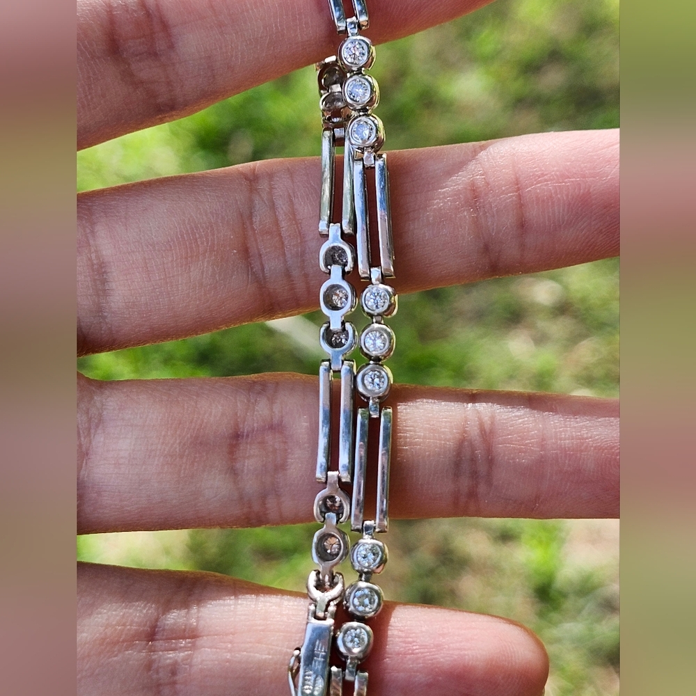 Heavy platinum 1.5 carat natural diamond braclet